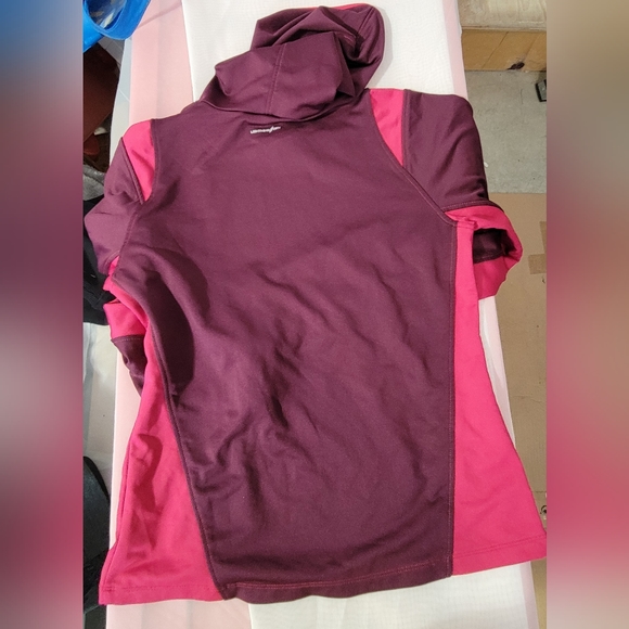 New balance pullover - Picture 2 of 3